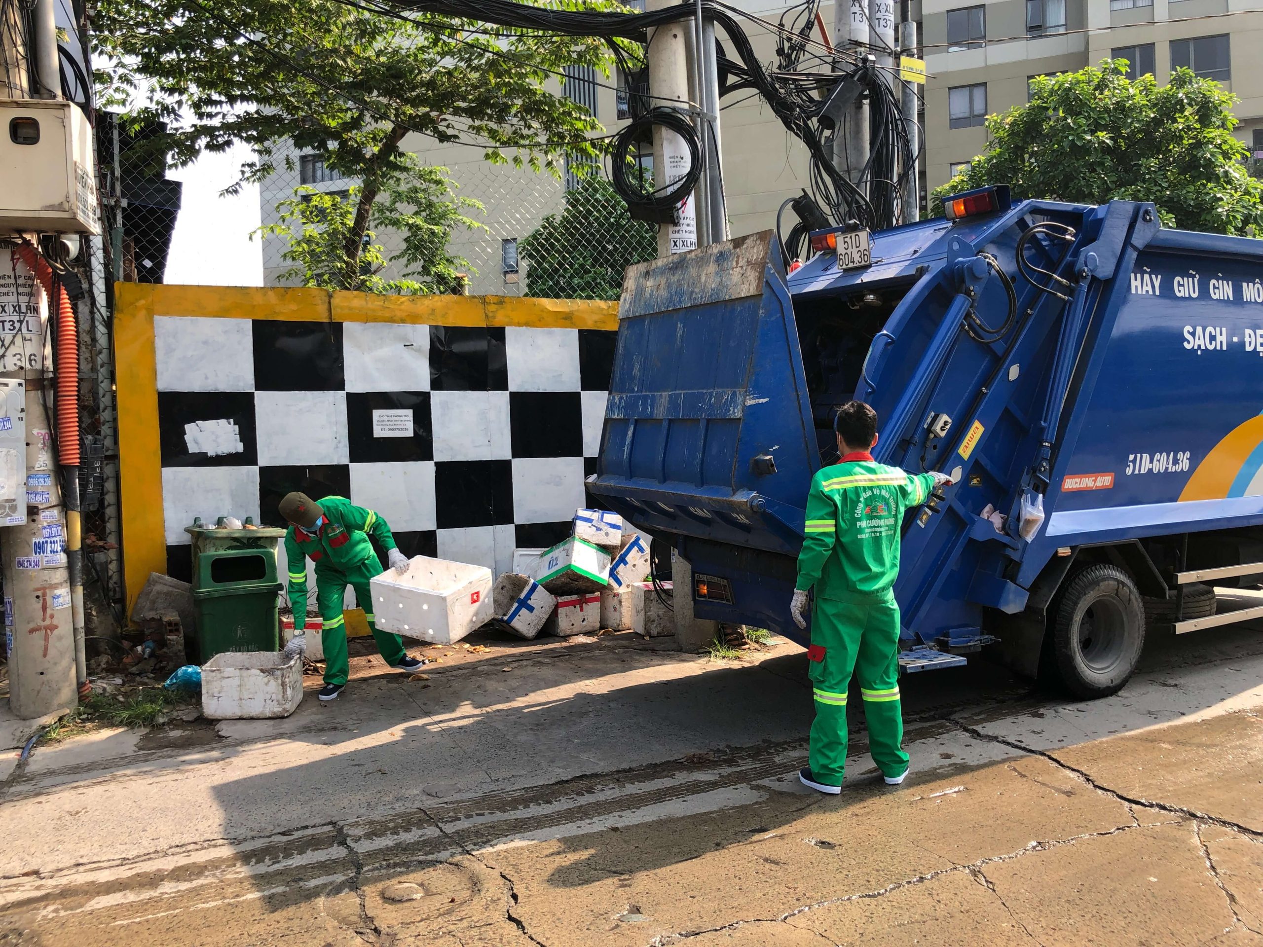 Thu gom rác thải sinh hoạt tại Bình Thạnh