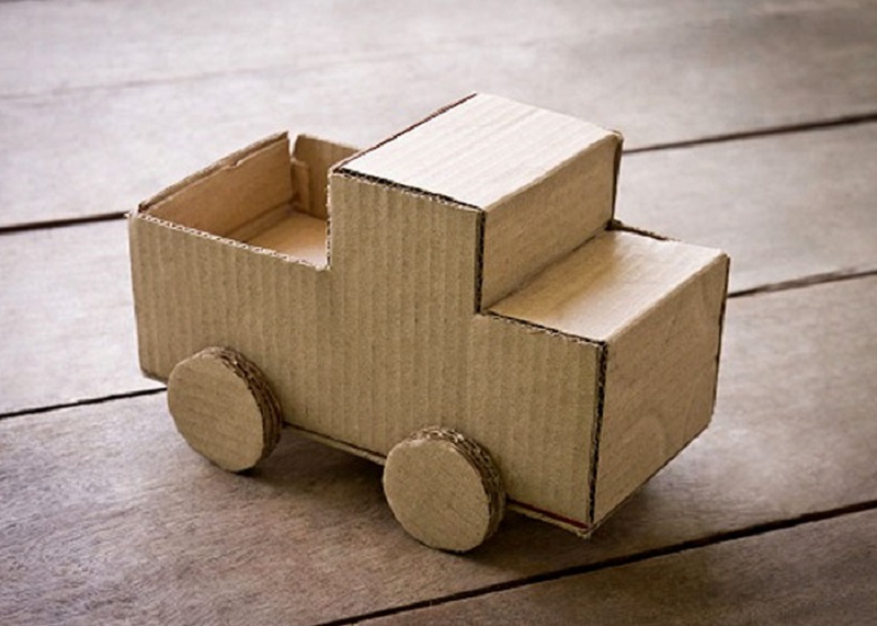 Dễ dàng sáng tạo đồ chơi cho trẻ bằng bìa carton cứng