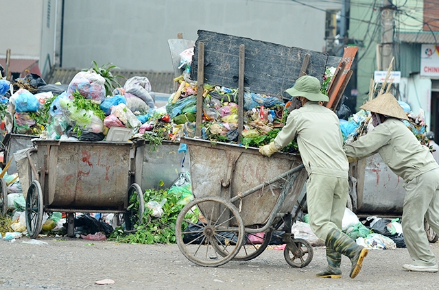 Phú Cường Hưng chuyên thu gom rác thải sinh hoạt