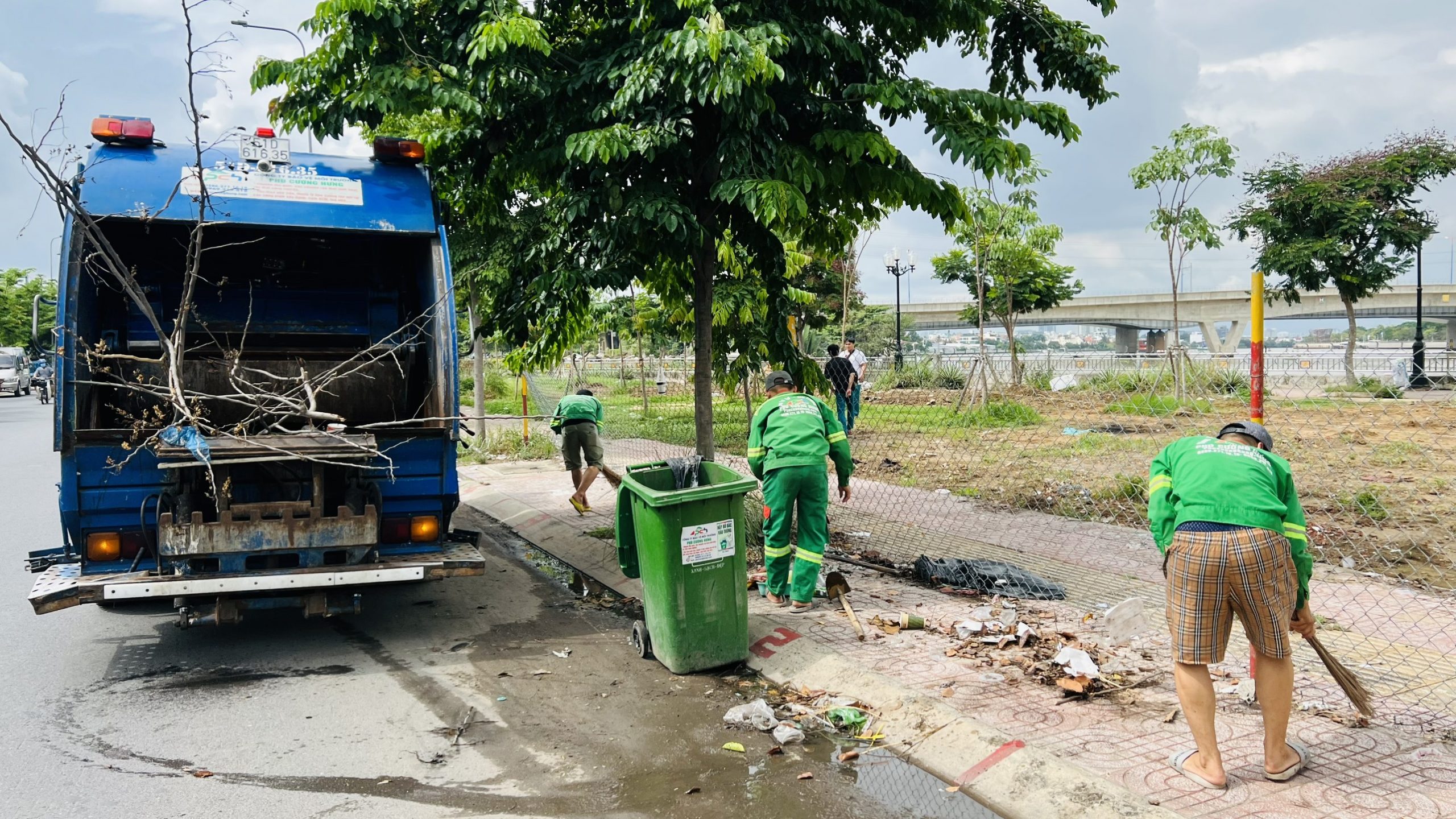 Thu gom rác thải tập trung tại TPHCM