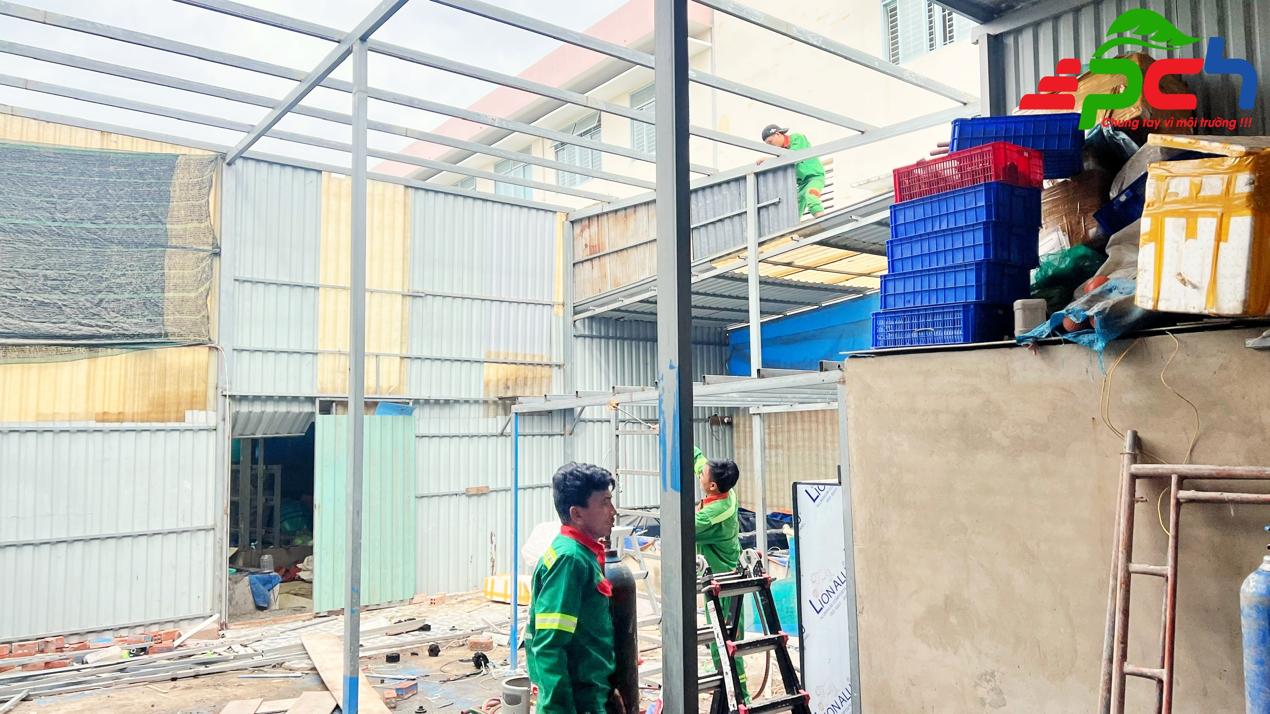 Tại sao nên chọn dịch vụ tháo dỡ nhà xưởng tại Phú Cường Hưng