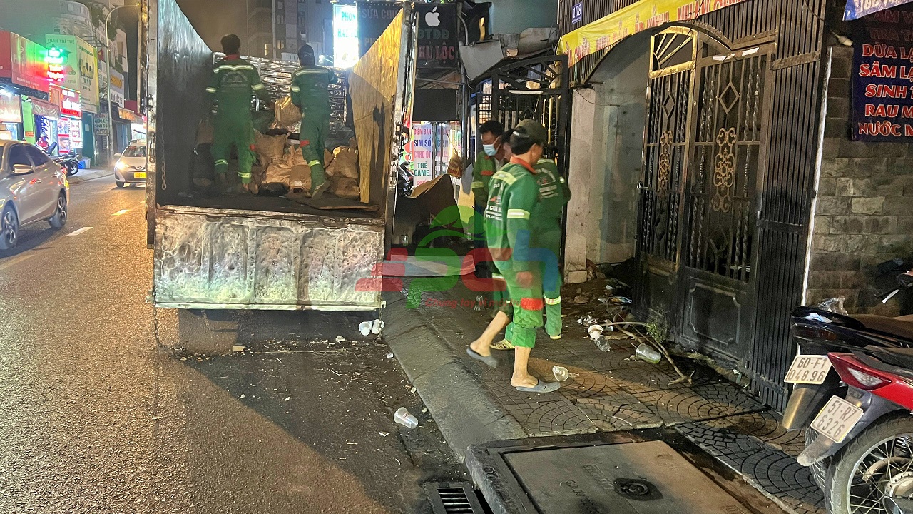 Dịch vụ thu dọn rác thải và vệ sinh nhà hàng tại Phú Cường Hưng