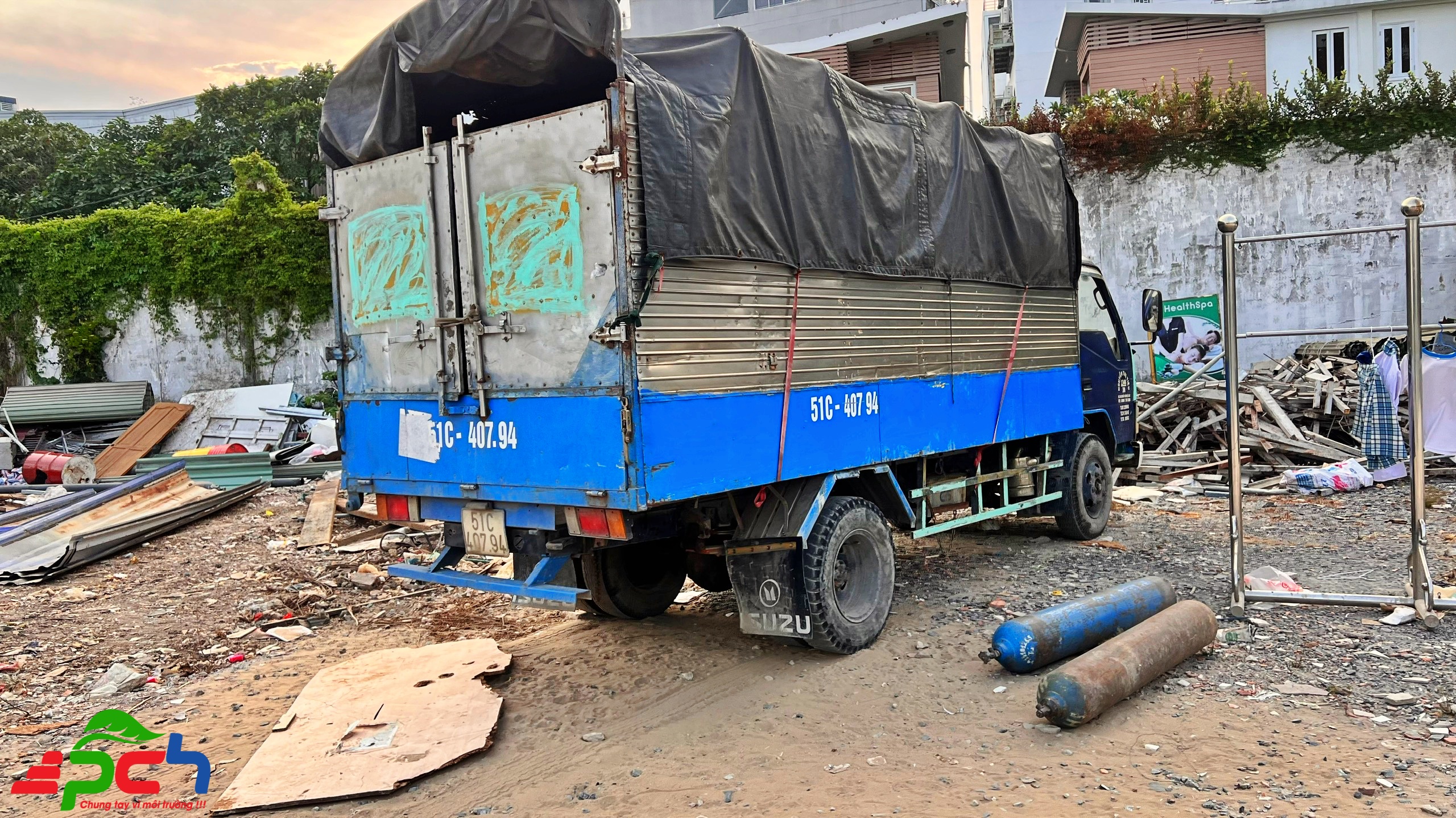 Lý do nên chọn dịch vụ thu mua xe ô tô hết đăng kiểm tại Phú Cường Hưng