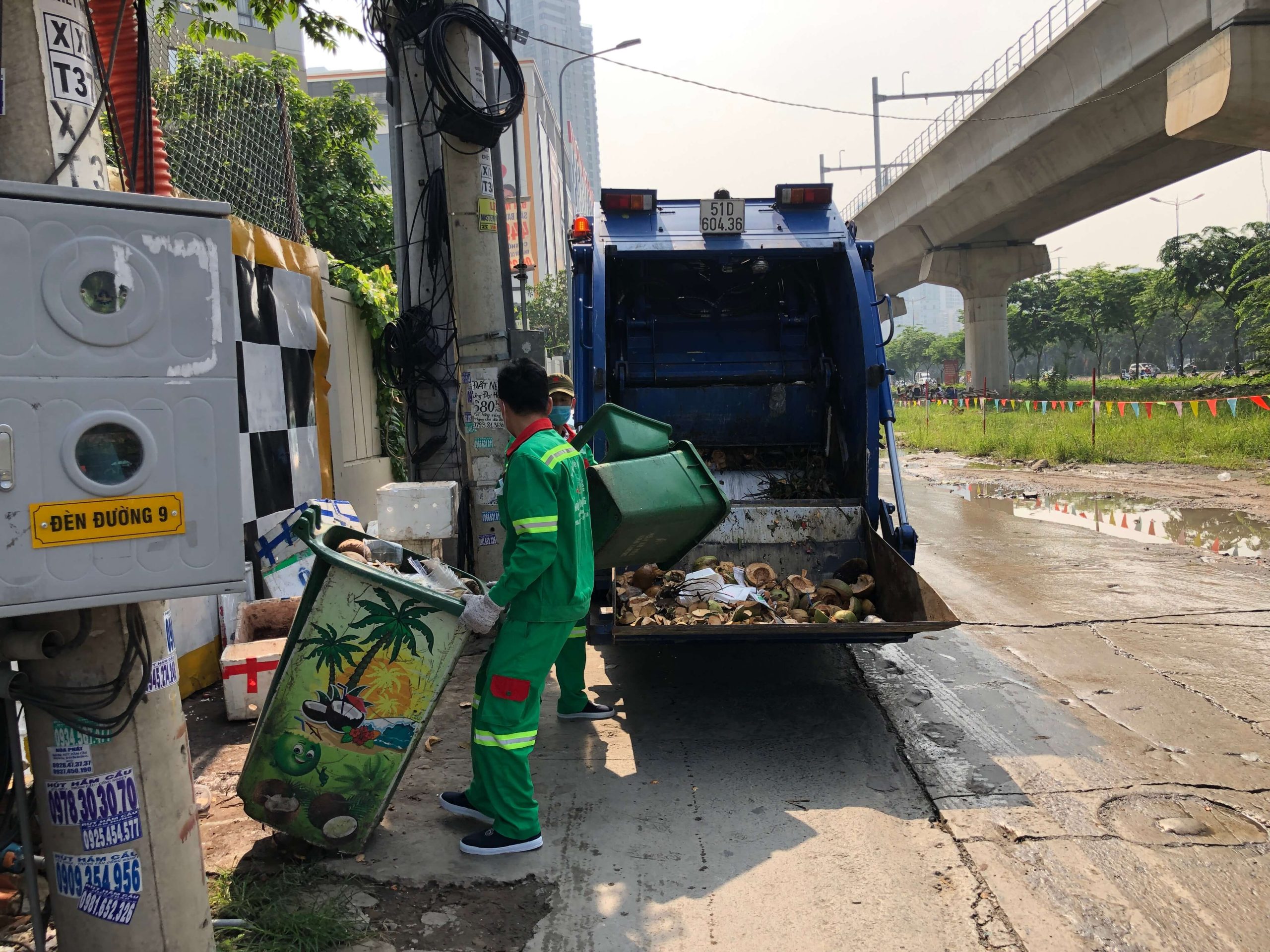 Thu gom rác thải sinh hoạt