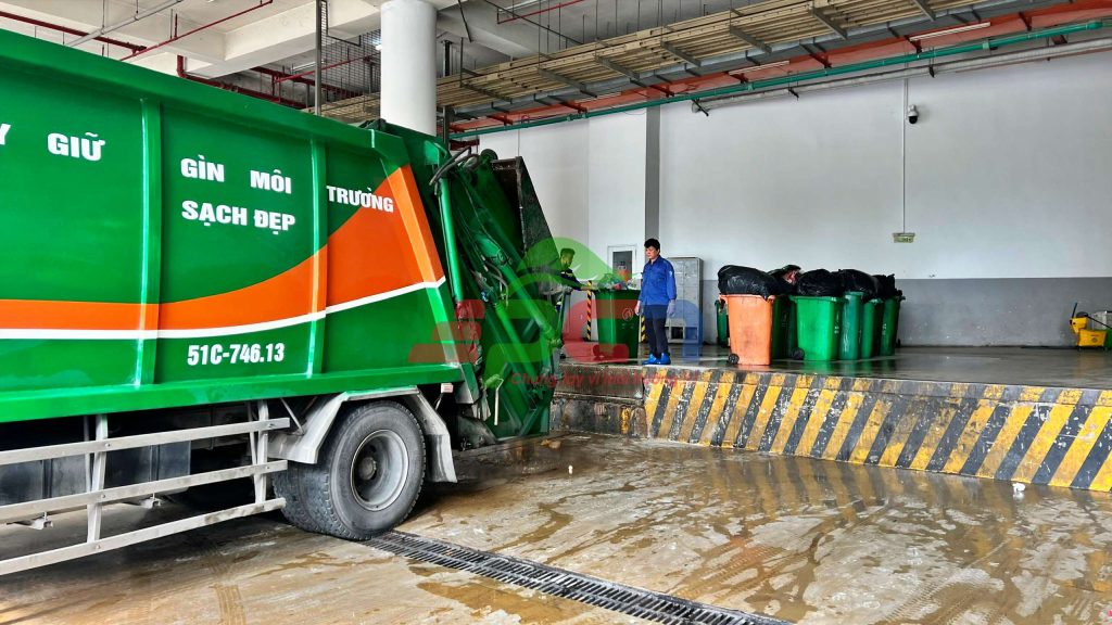 Giải pháp hiệu quả cho thu gom rác thải sinh hoạt khu chung cư