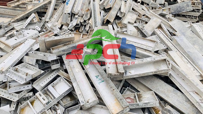 Các yếu tố ảnh hưởng đến giá thu mua gang phế liệu