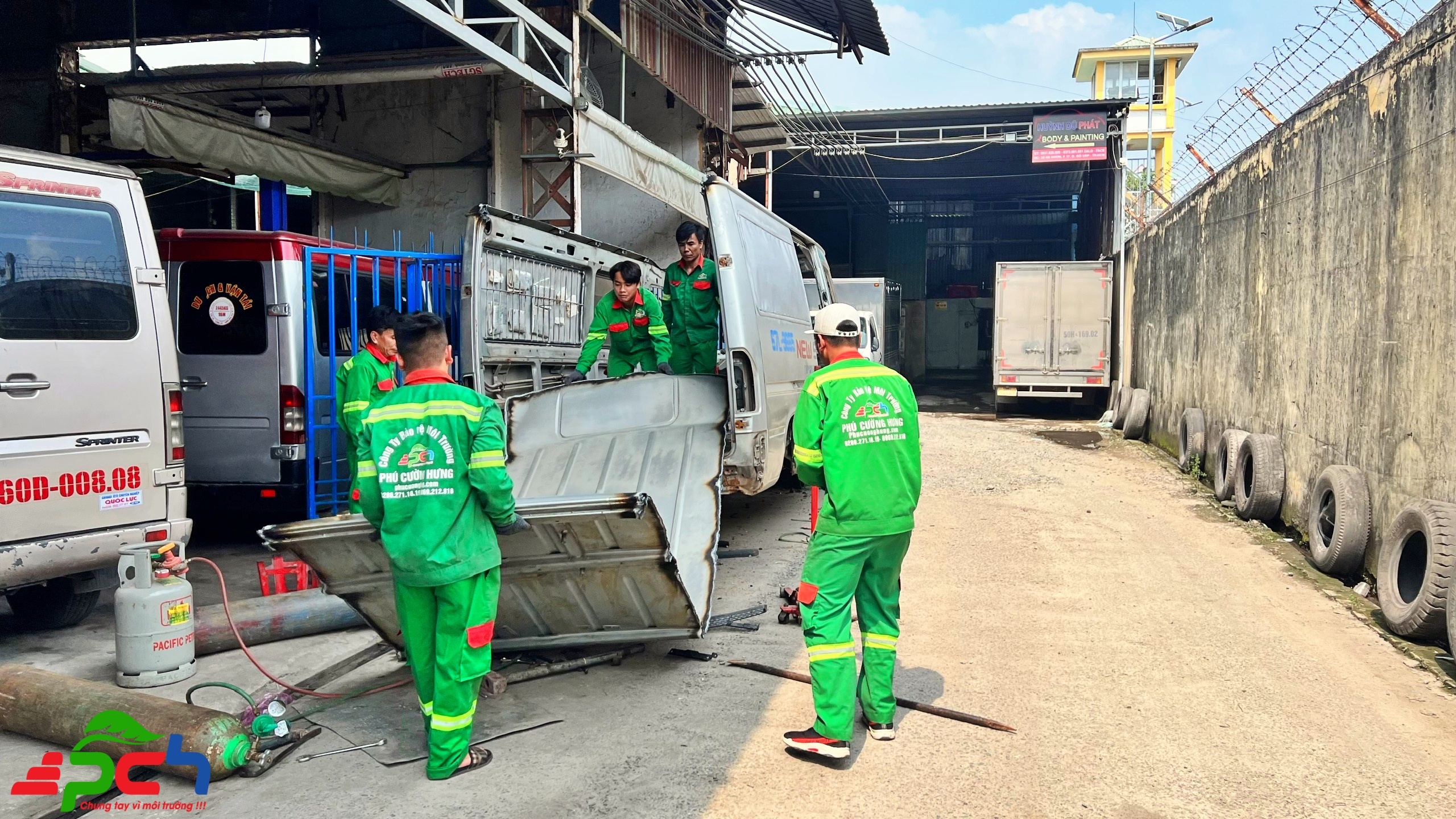 Dịch vụ thu mua xác xe ô tô cũ, xe tải, xe khách - giải phóng không gian