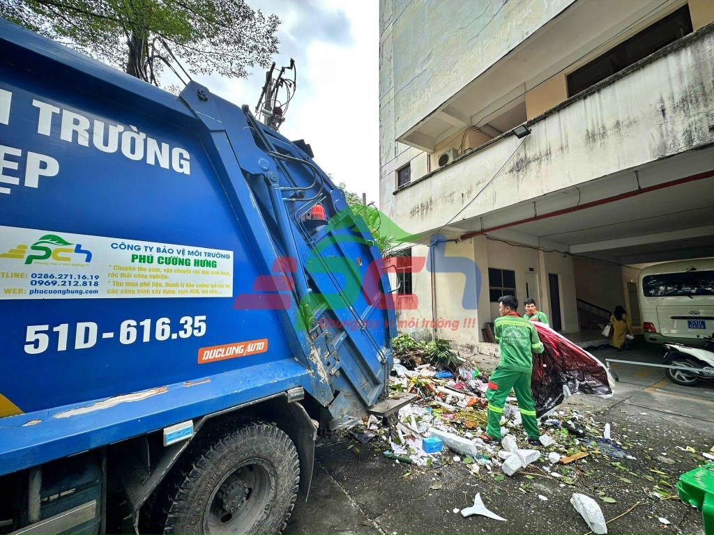 Bạn đang tìm dịch vụ thu gom rác thải tại TP.HCM đáng tin cậy, đúng quy trình và giá hợp lý? Hãy để thugomrac.com đồng hành cùng bạn